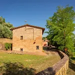 Willa Guesthost - Tuscany Dream & Barn With Swimming Pool