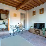 Guesthost - Tuscany Dream & Barn With Swimming Pool